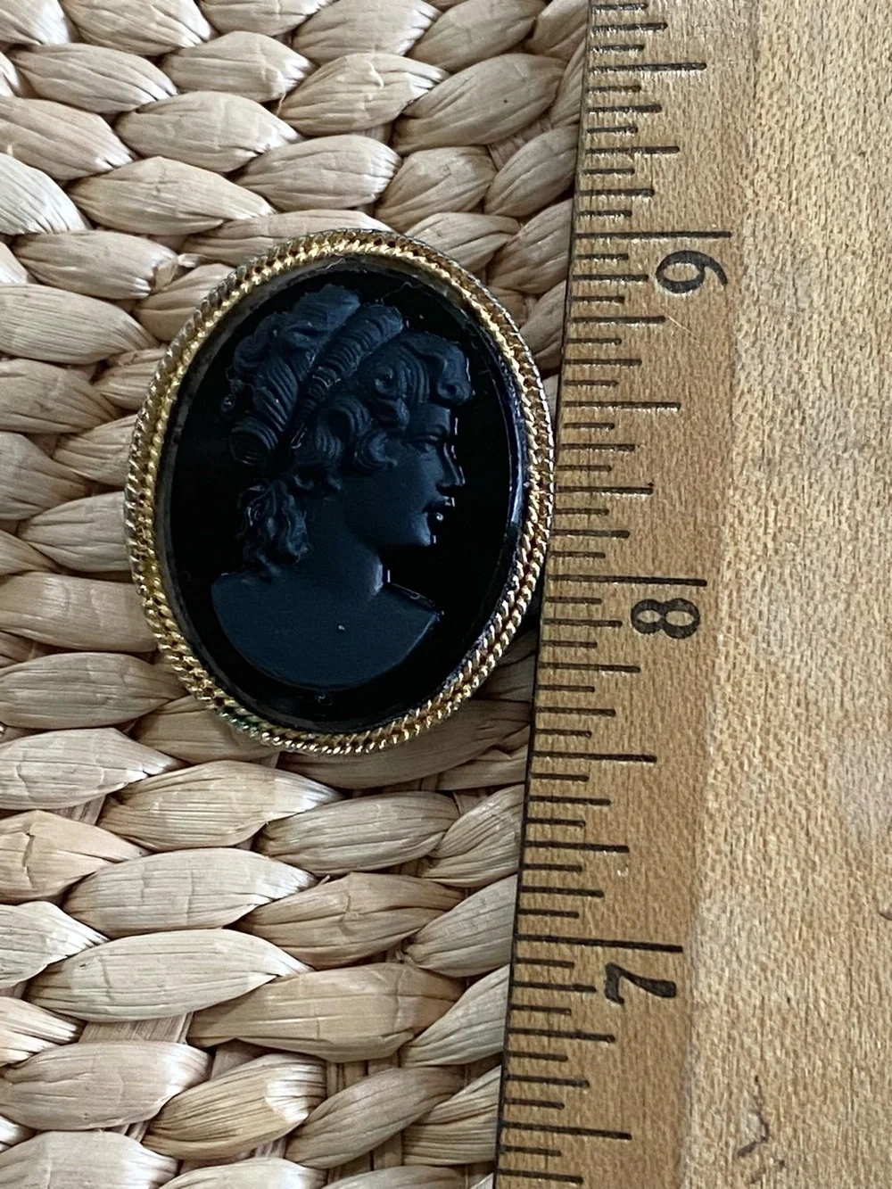 VTG 60s Black Glass Cameo Brooch Pendant Victorian Revival Gold Tone Rope Trim